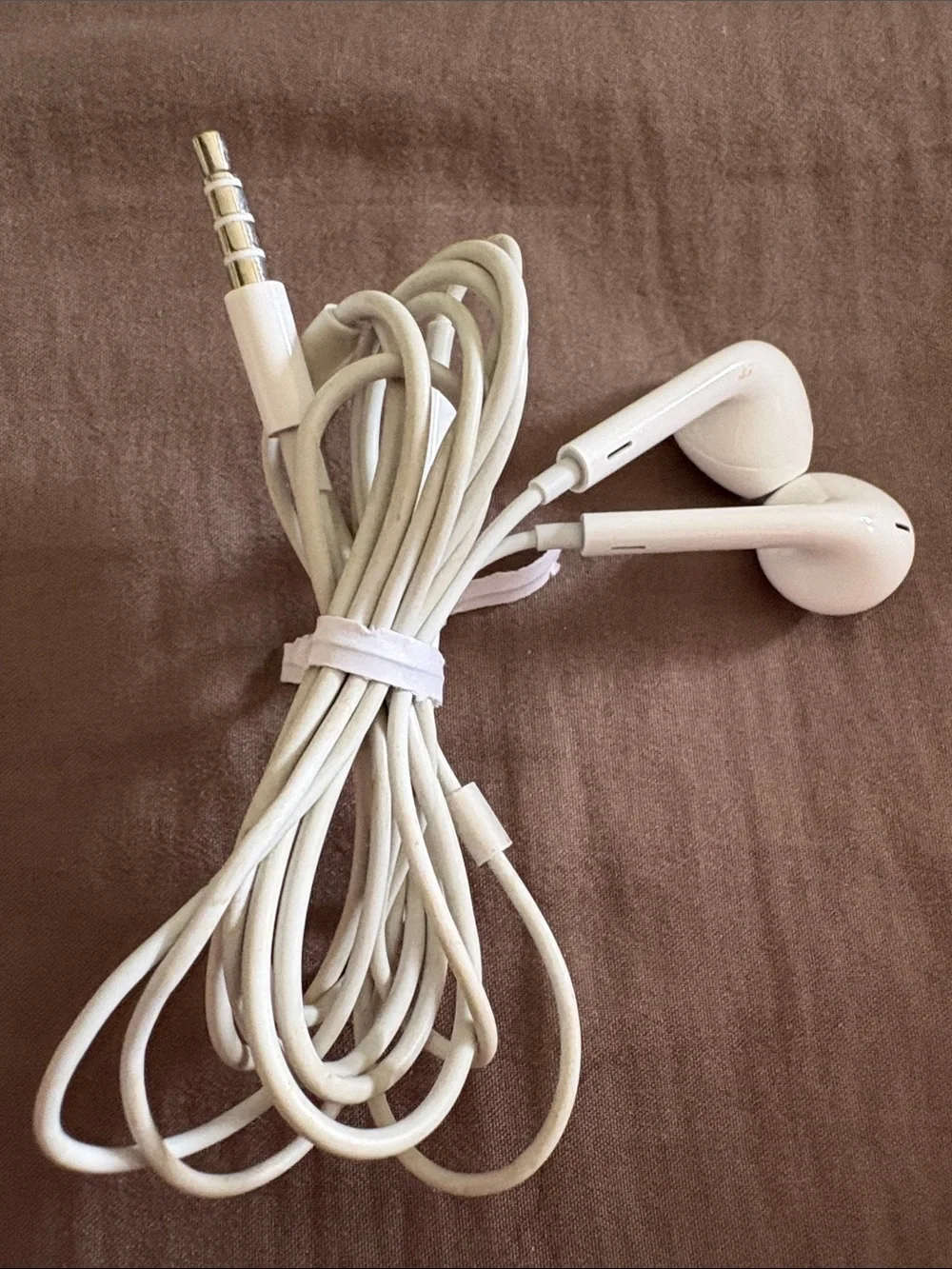 🌟 IPhone: White Wired Earbud Earphones